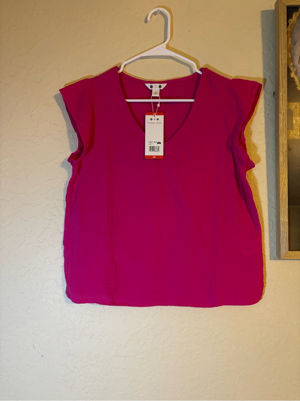 three dots Women’s NWT blouse. 100% cotton